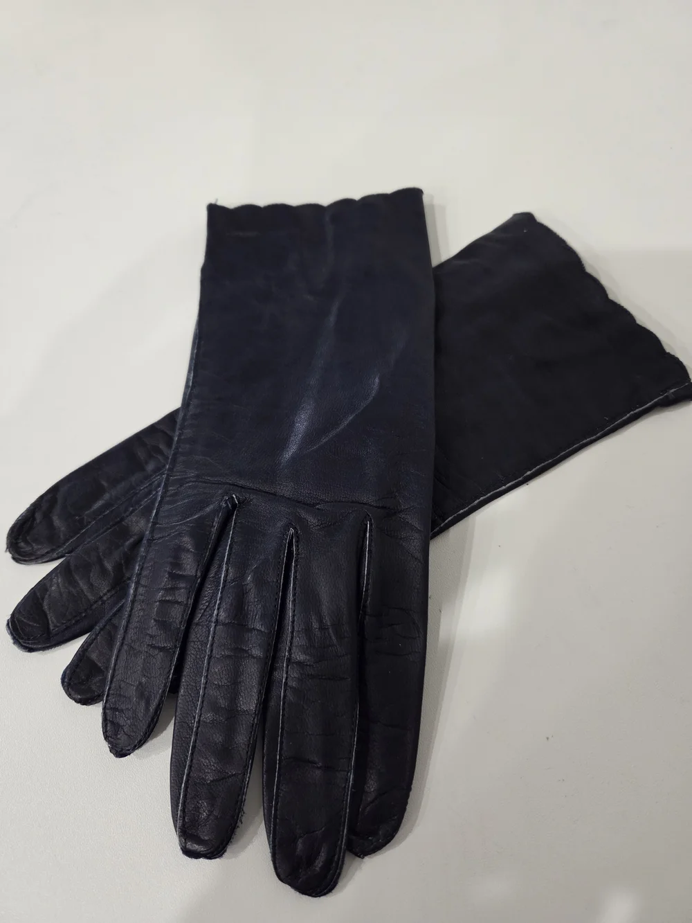 ALEXETTE BACMO Vintage Navy Leather Gloves - Elegant Winter Accessory